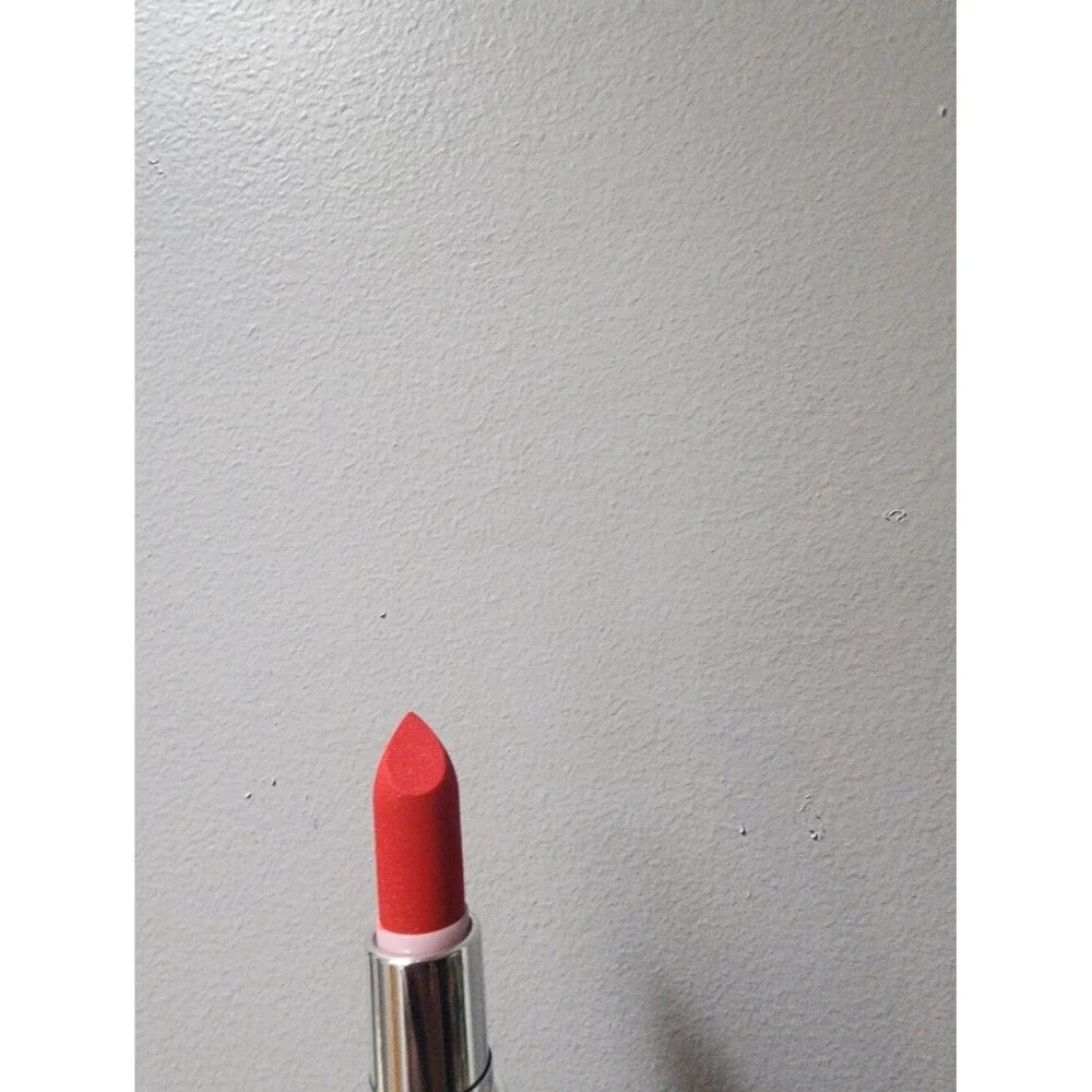 MAC Cosmetics Retro Matte Lipstick 607 Lady Danger Vivid Red